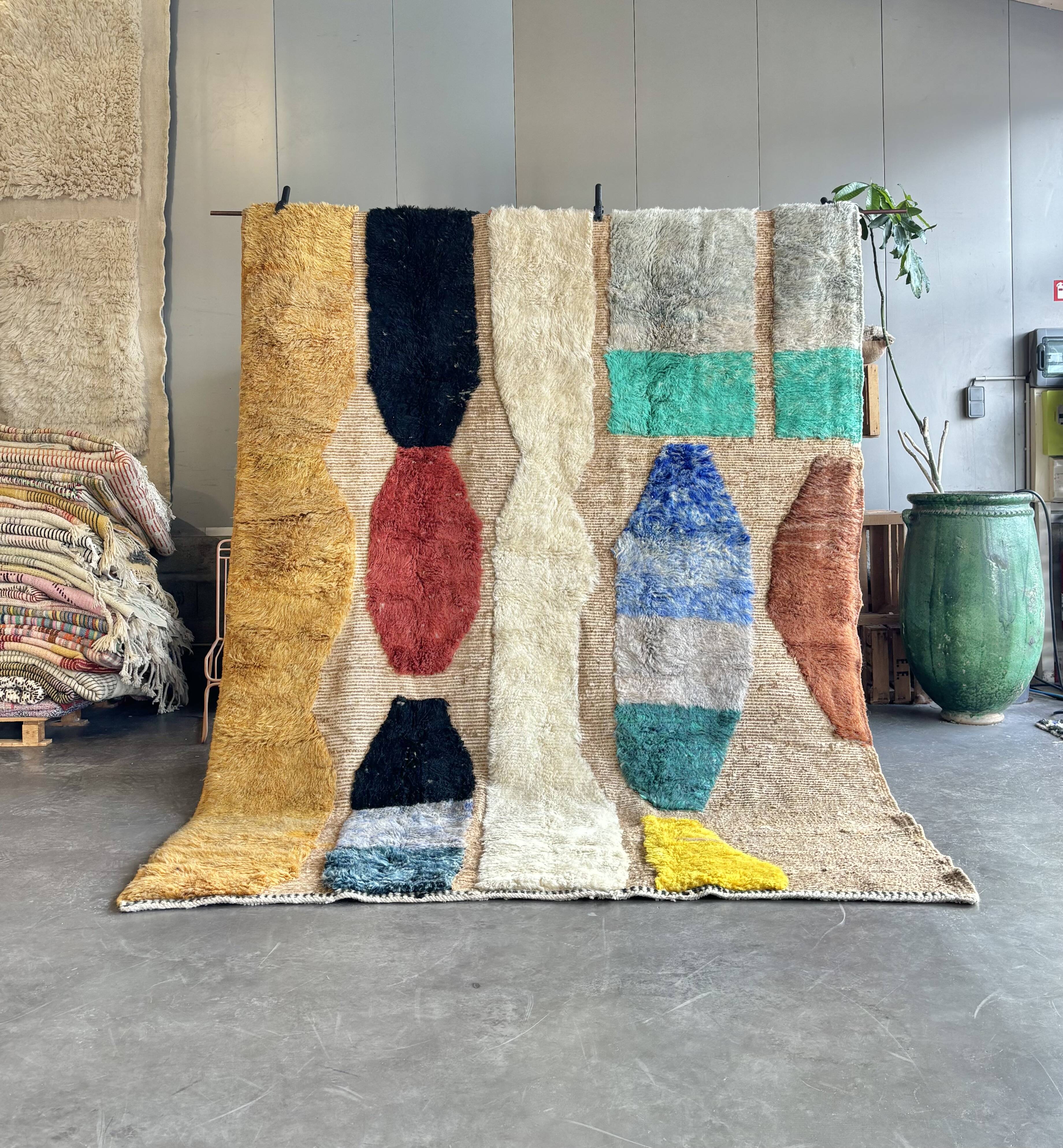 Grand tapis berbère Mrirt fait main — laine — 225 × 300 cm