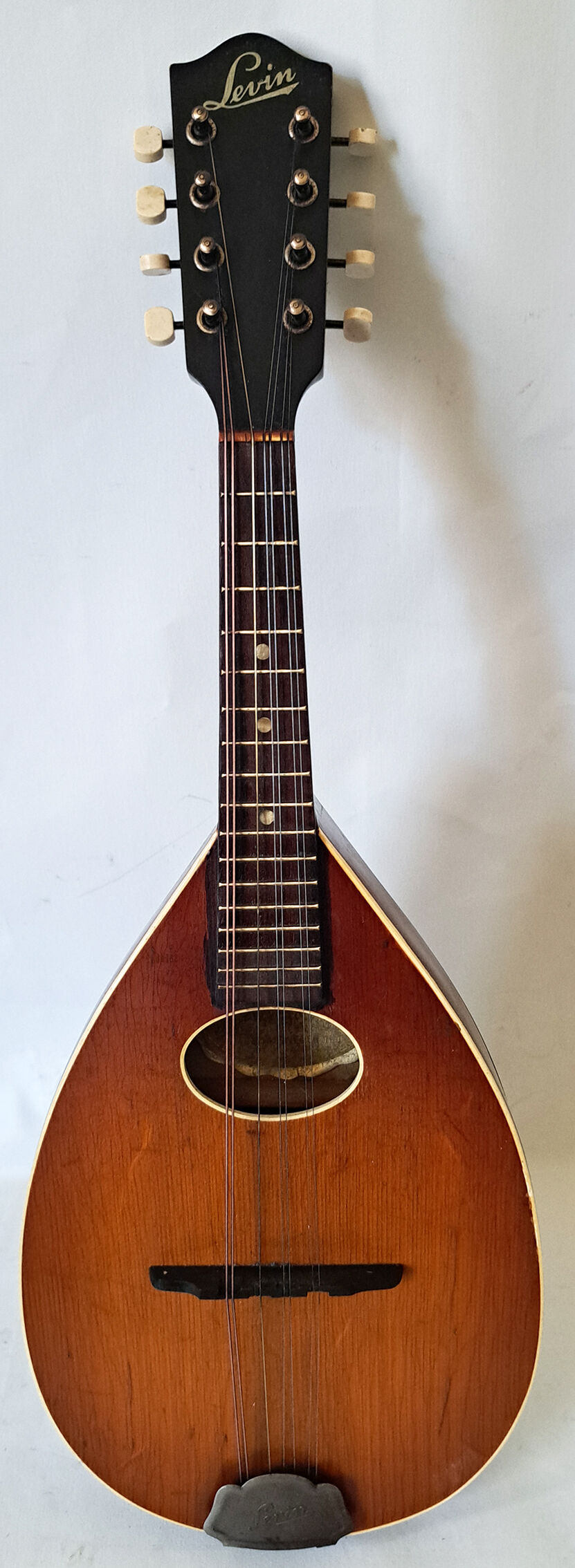 Levin high-end antique mandolin with flat bottom