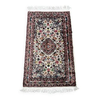Persian rug in wool and silk 110cm x 60cm