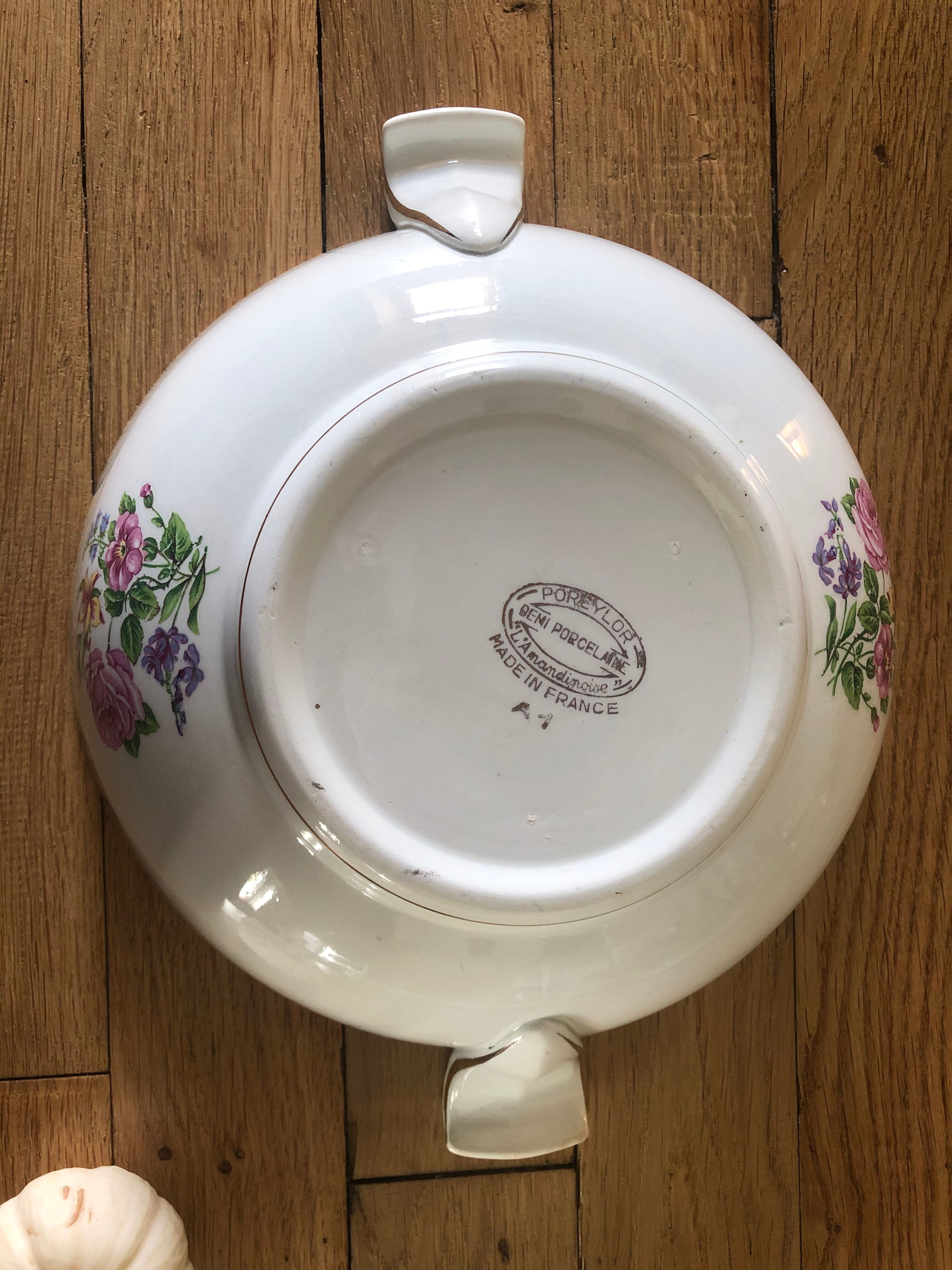 Ancient Soupière L'Amandinoise