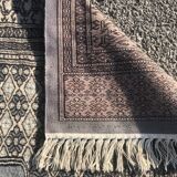 Tapis d'orient Pakistan.  1.28 X 1.90 mètres.