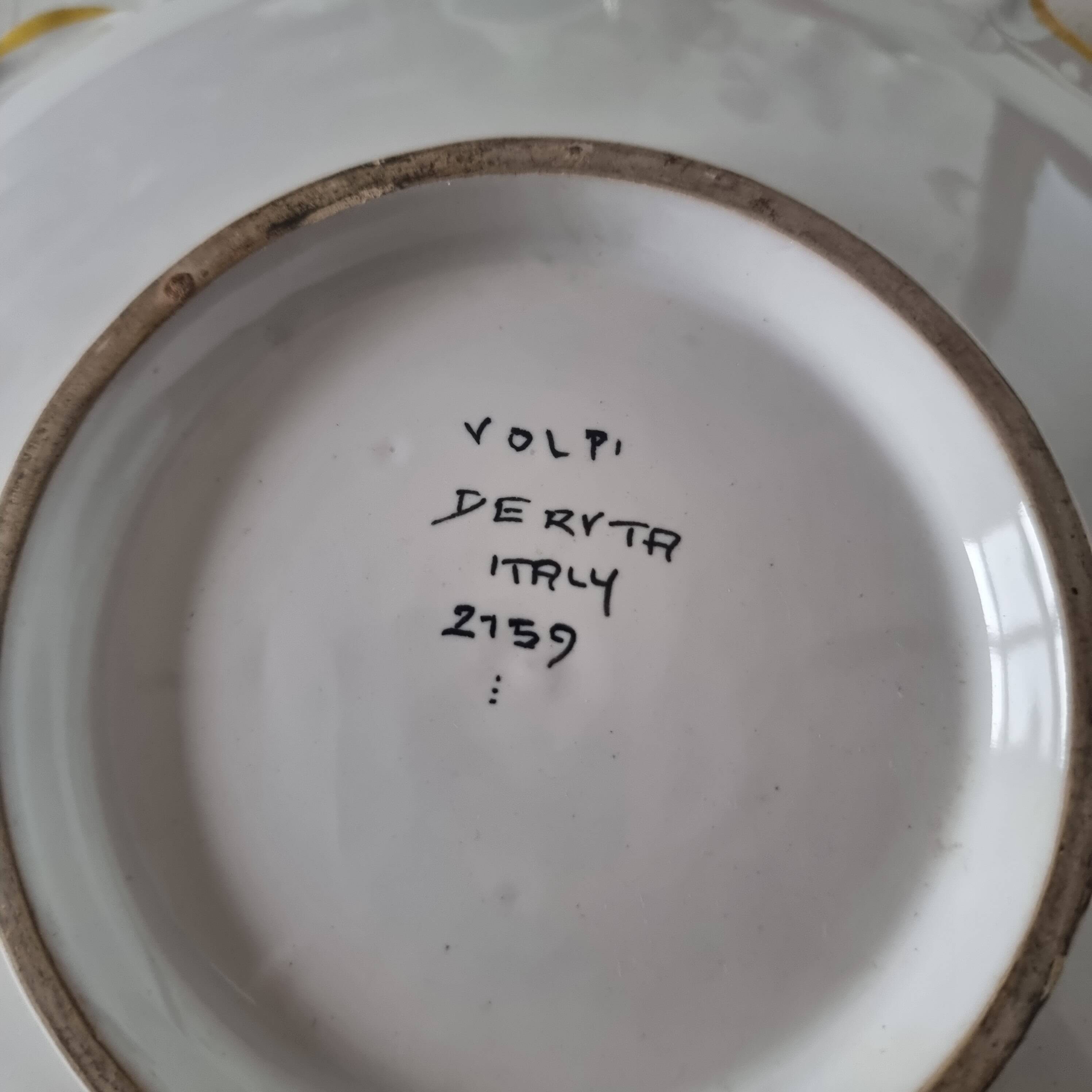 Beautiful Italian ceramic Deruta bowl or compote dish, made and pe