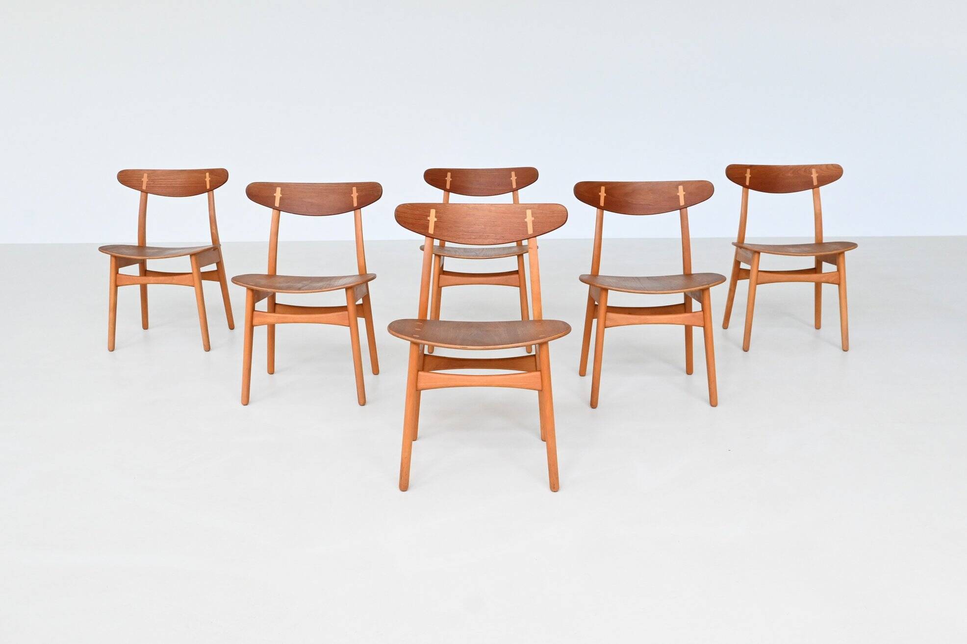 Chaises de salle à manger Hans Wegner Sawbuck CH30 Carl Hansen & Son Danemark 1952