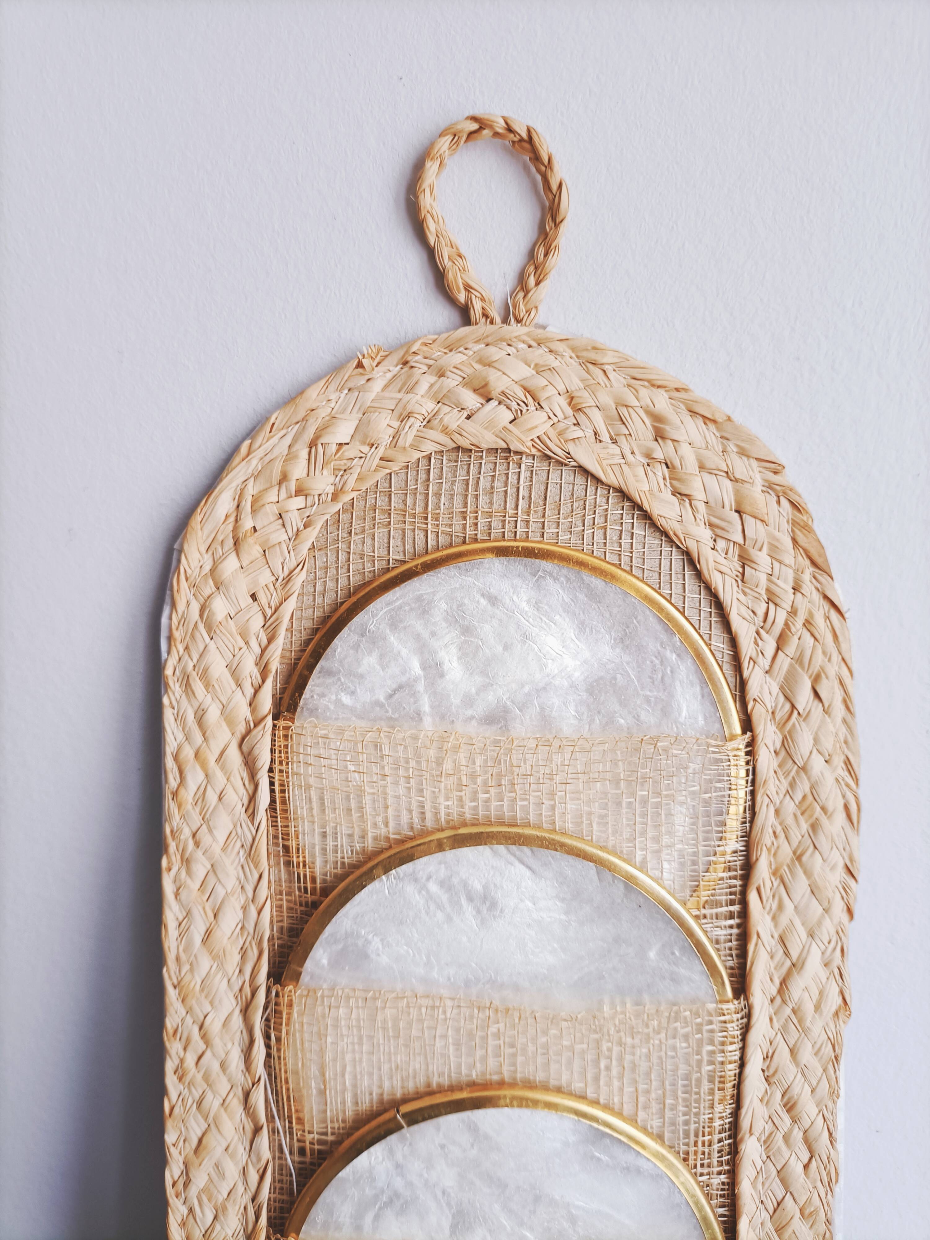 Mother-of-pearl coaster its support