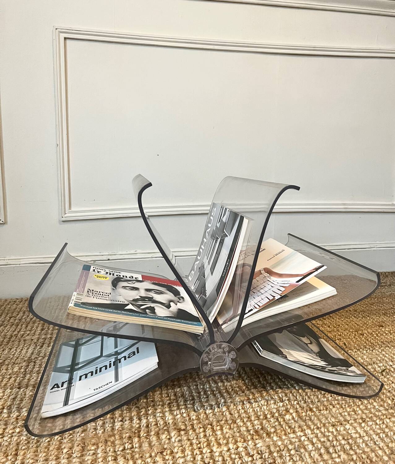 Front magazine rack for Kartell