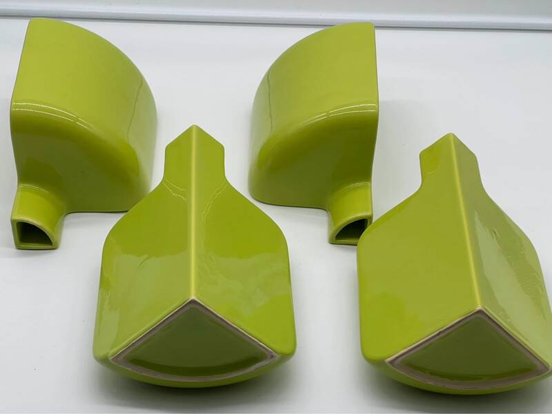 Vase design en céramique verte