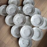 Set of 16 opaque porcelain hollow plates Badonviller