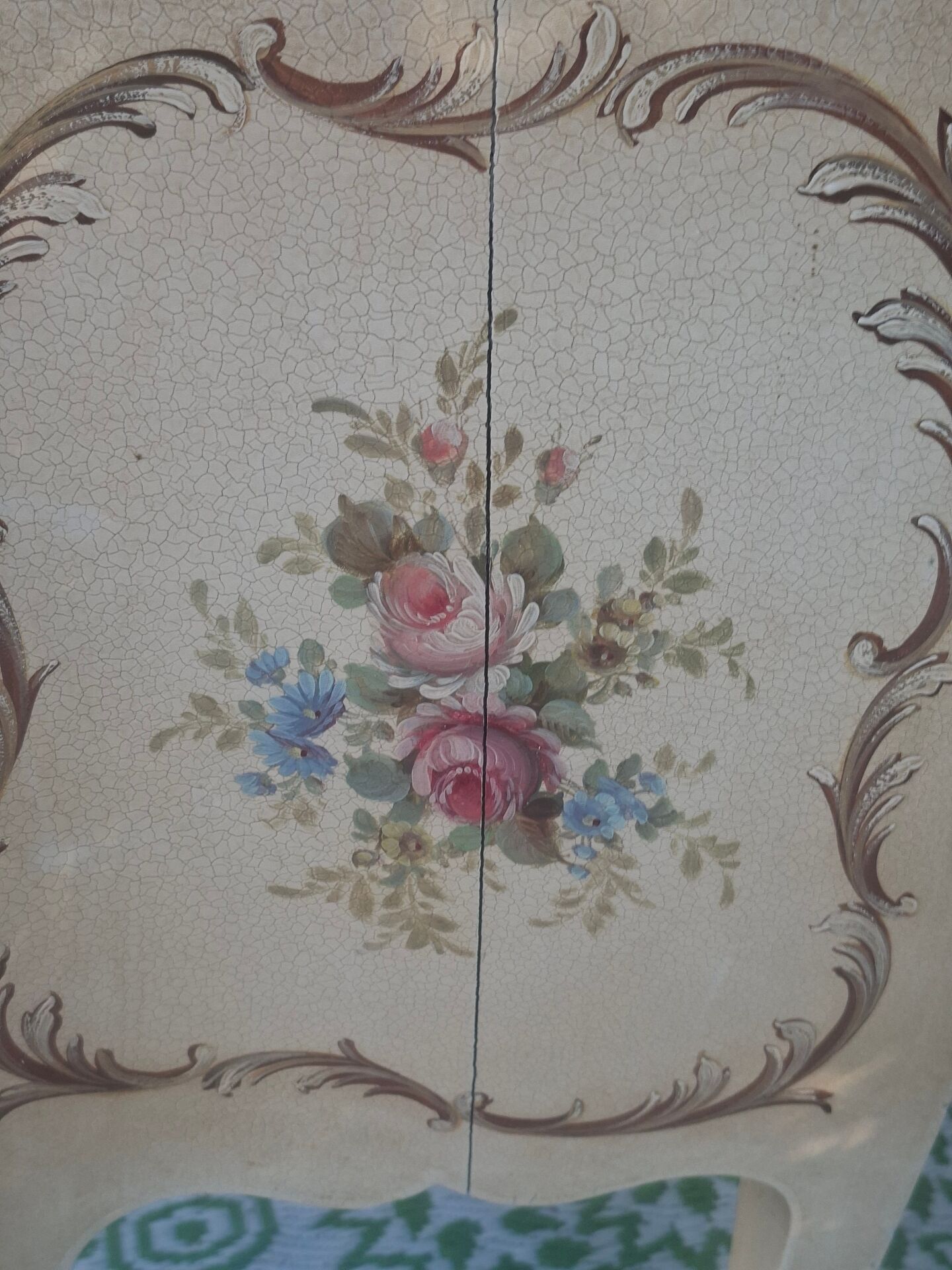 Venetian commode
