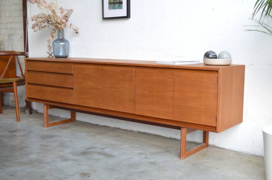 Minimalist enfilade by White & Newton * 217 cm