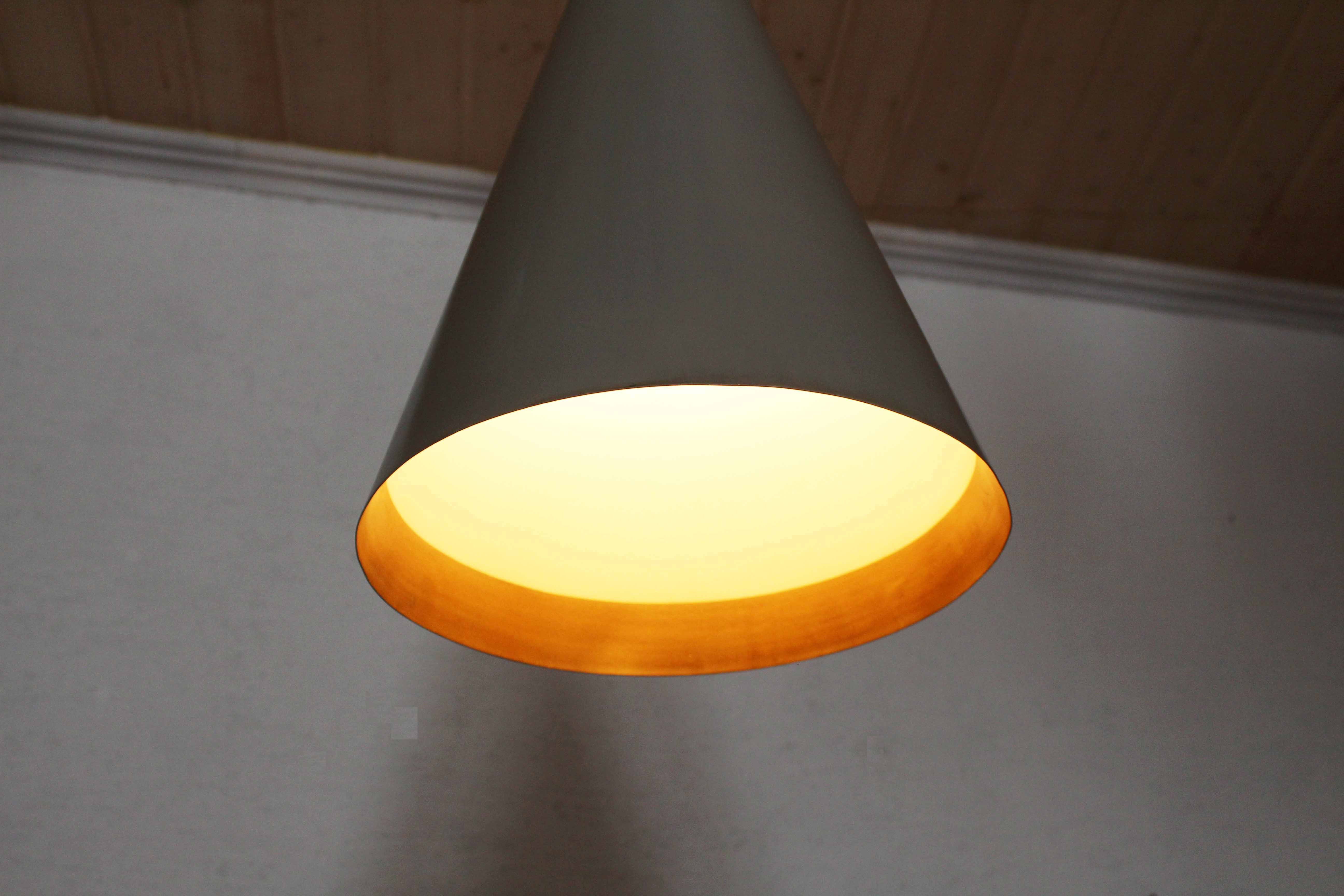 Pair of metal tapered suspensions