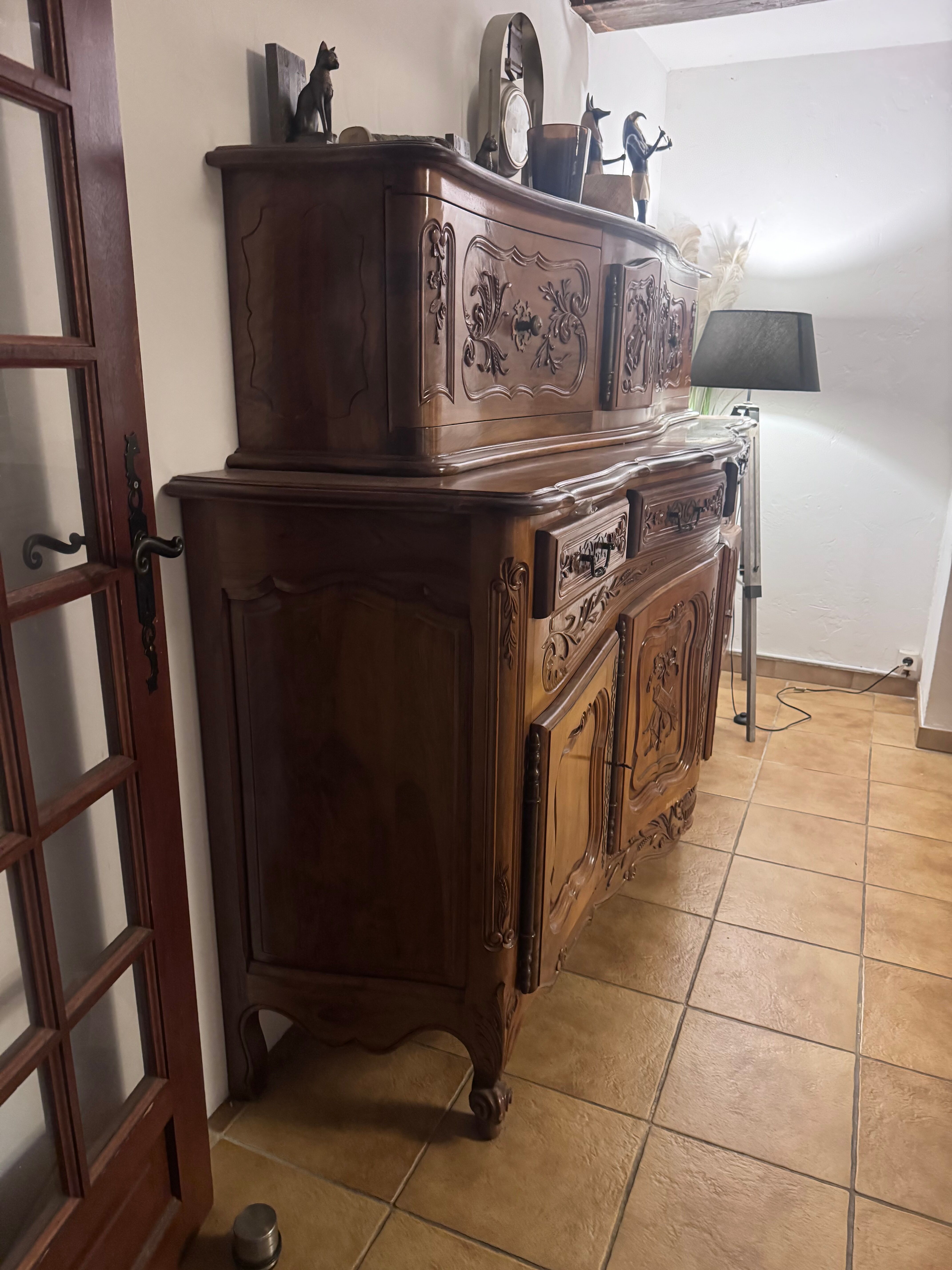 Carved solid walnut sliding buffet – Louis XV style