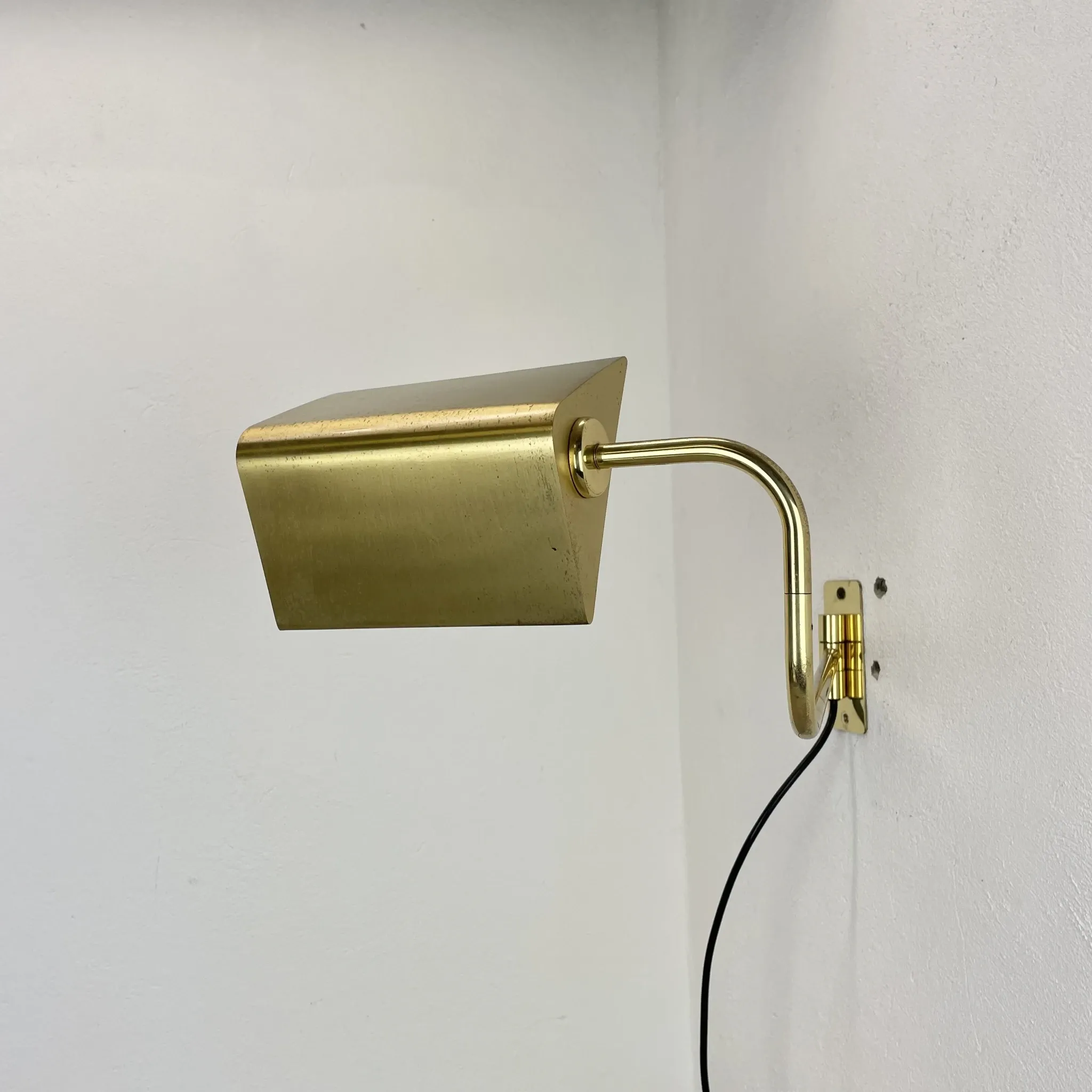 Large 69 cm Long Brass Wall Light "SWING ARM" by Florian Schulz, Germany, 1970s