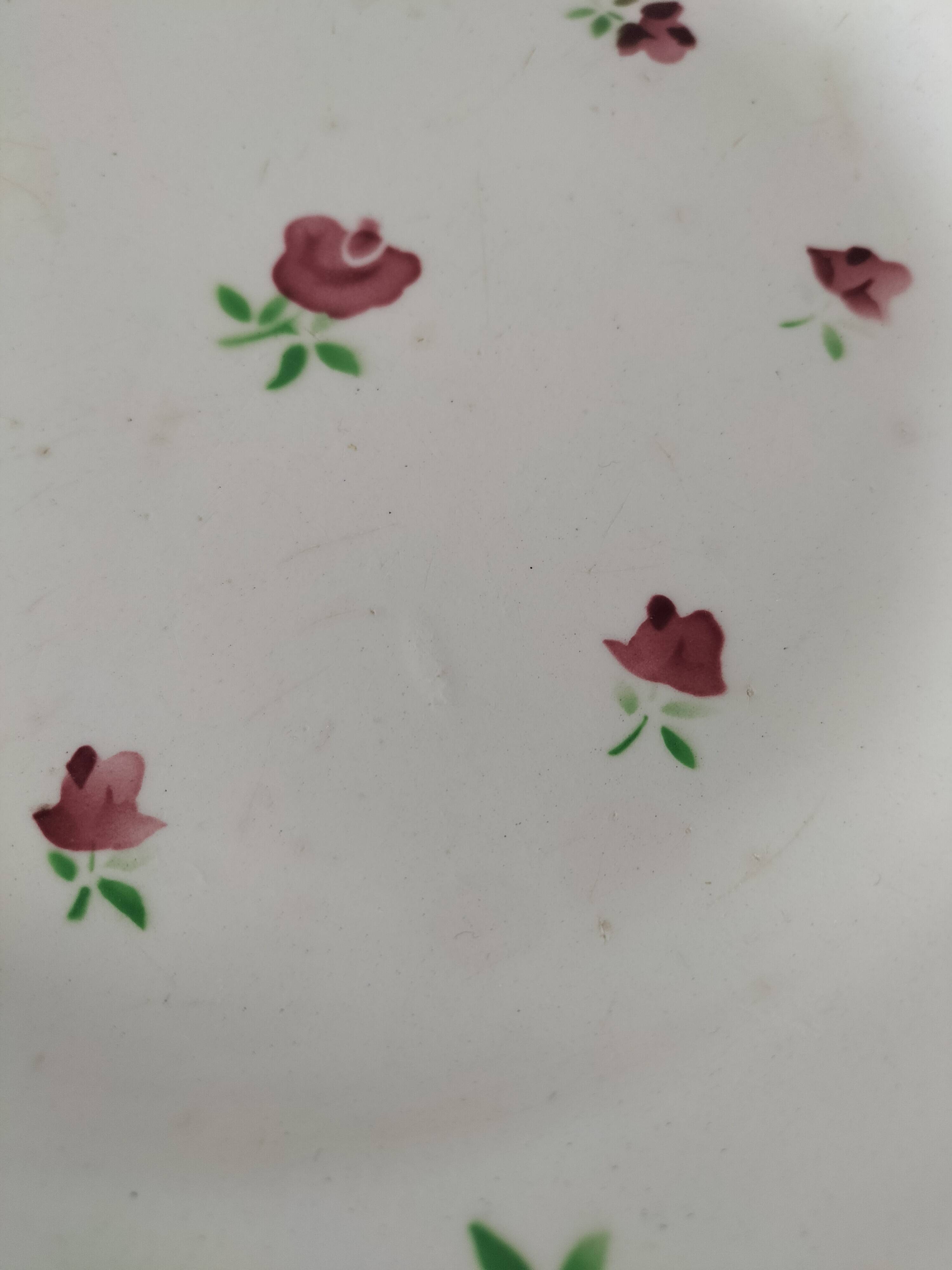 Badonviller dish with floral pattern