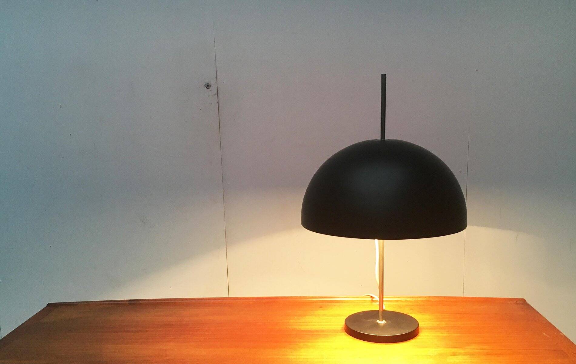 Mid-century minimalist table lamp