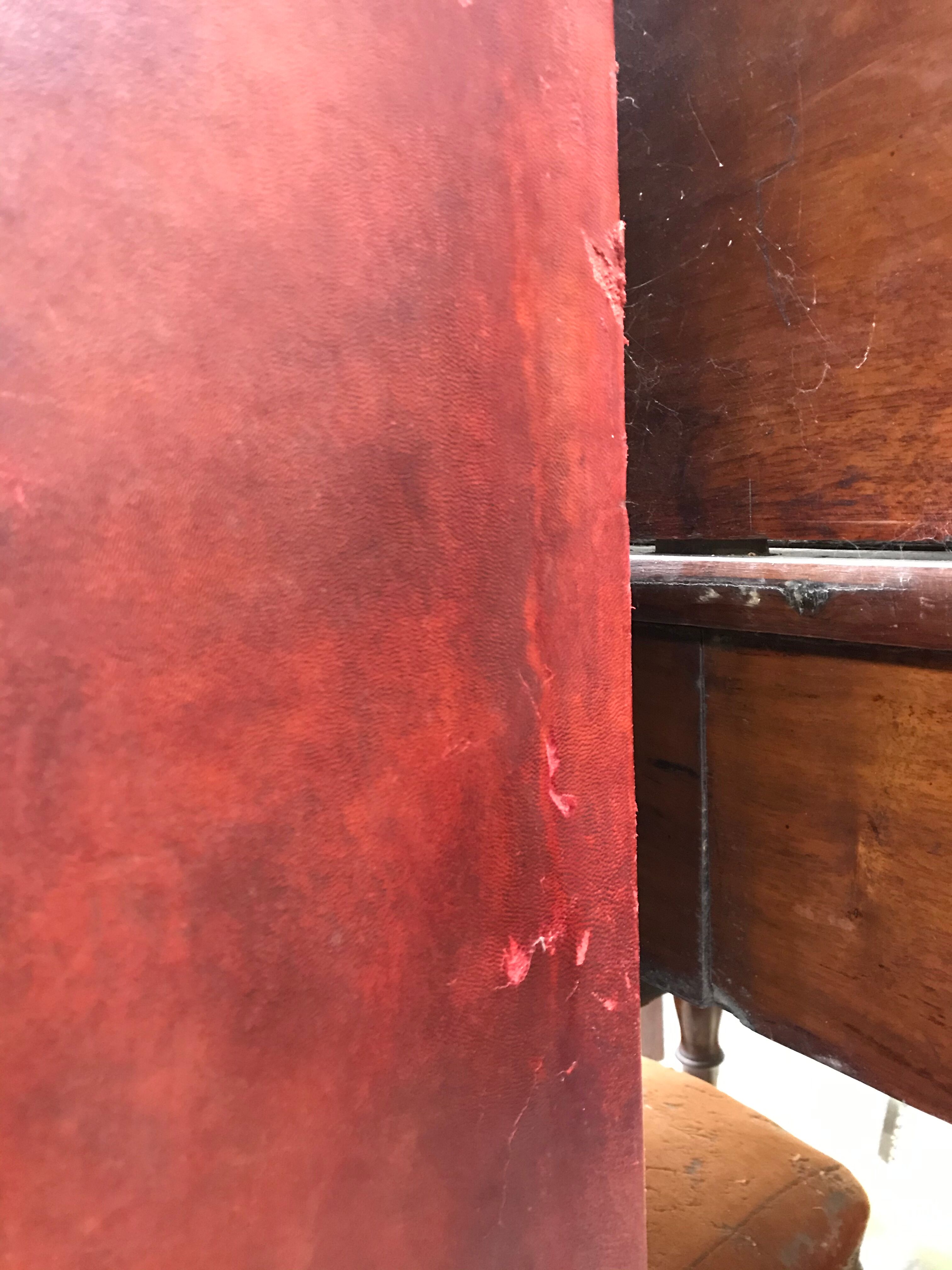 Coffre cloutés en cuir