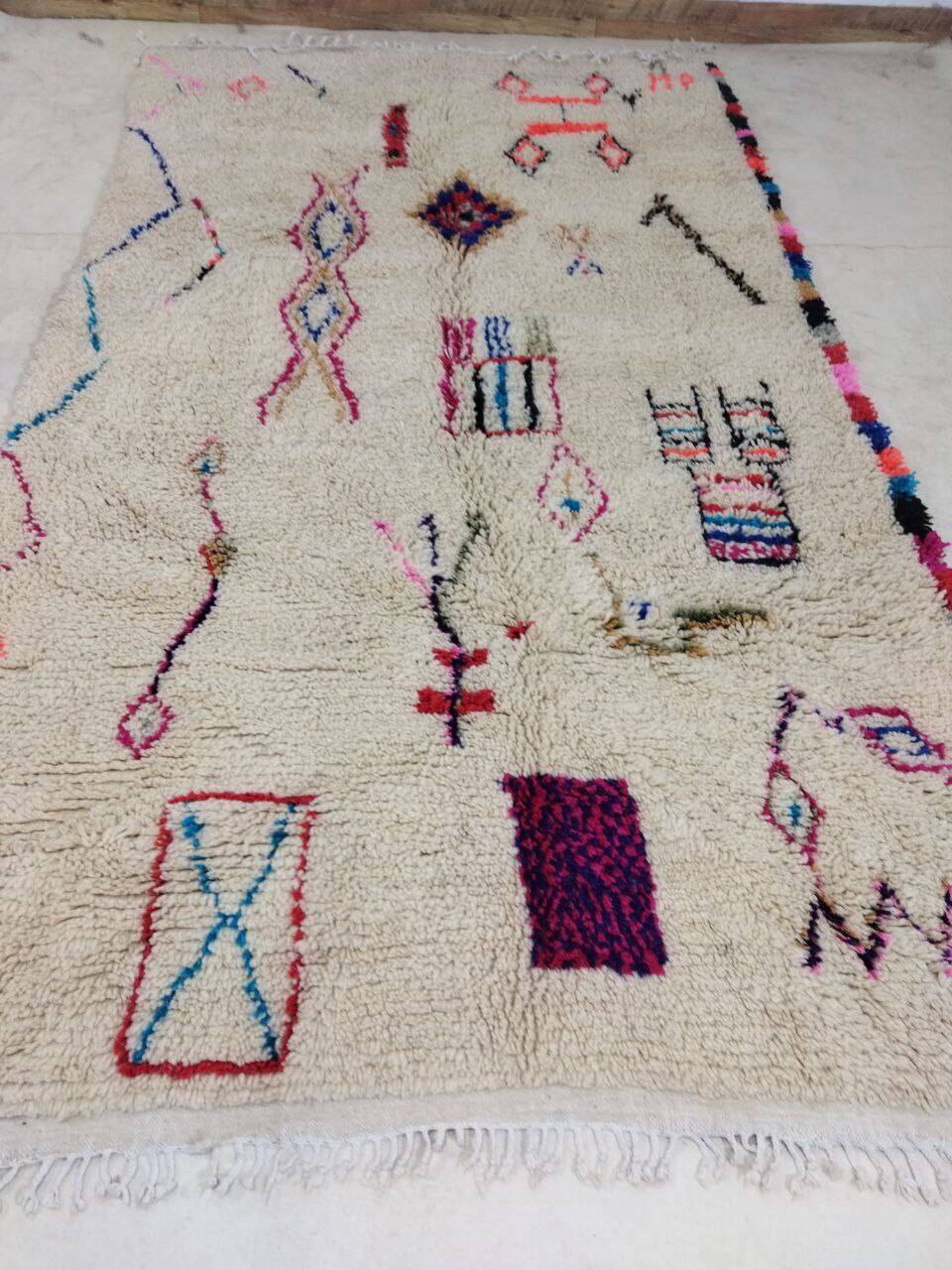 Handmade Moroccan Berber rug 288 x 168 cm
