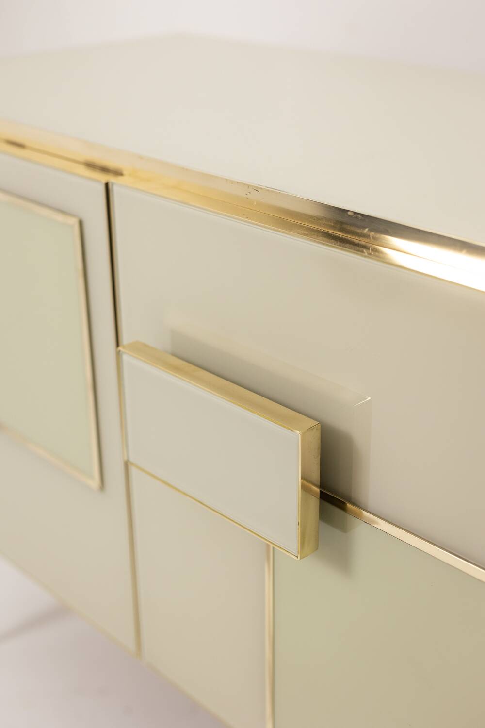 Cream opaline glass and gilded bronze enfilade. Contemporary.