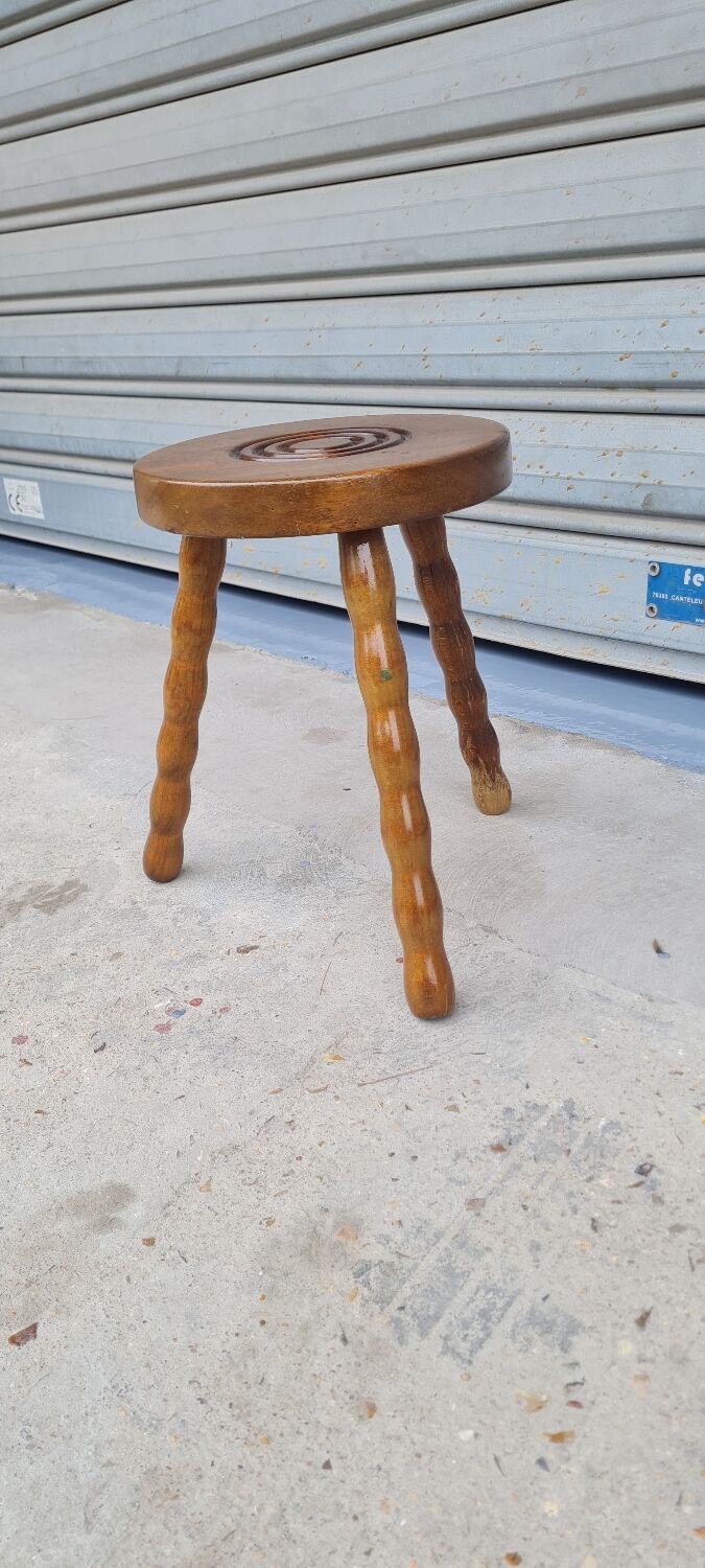 Tripod stool