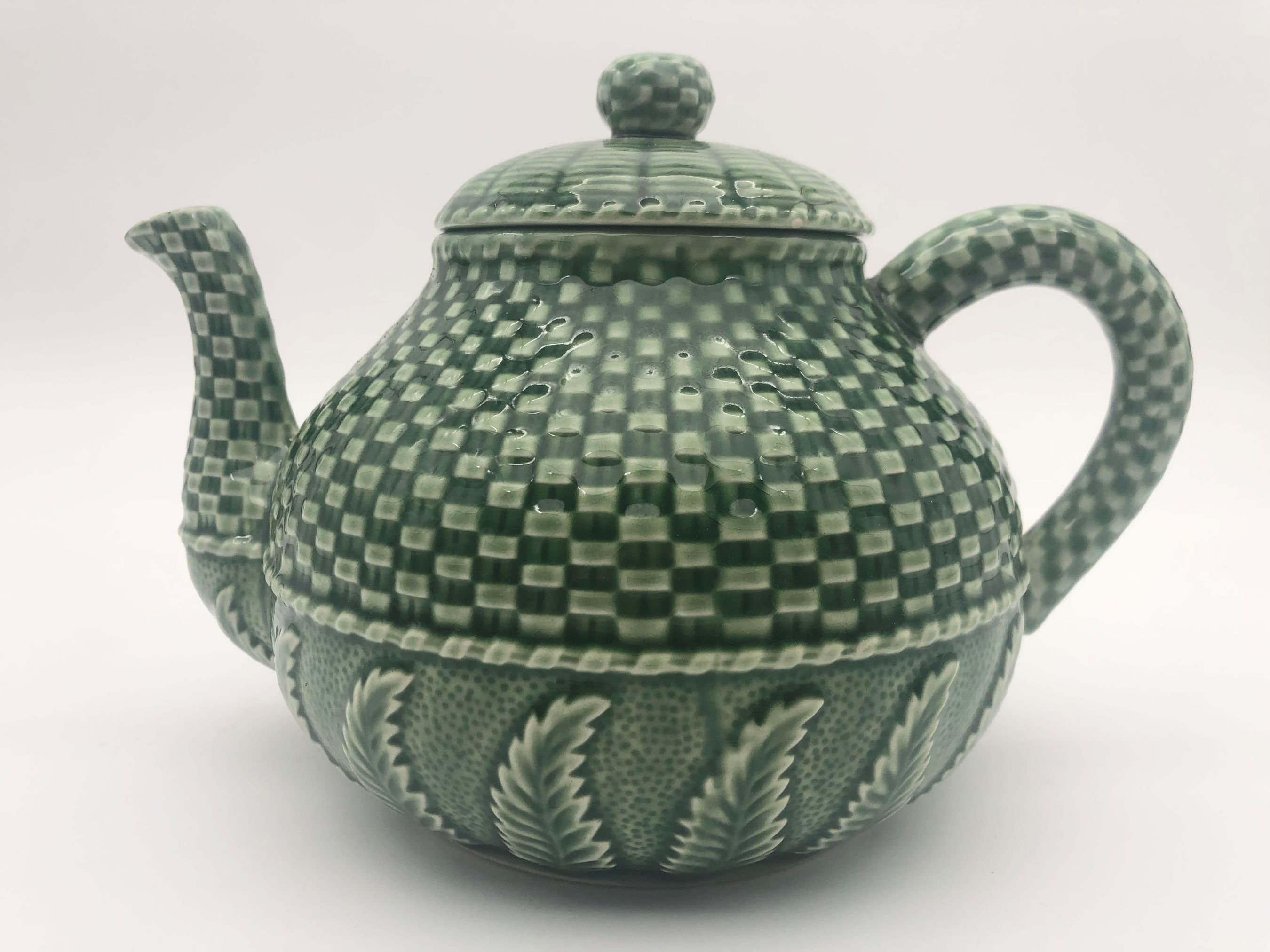 Vintage ceramic teapot Bordallo Pinheiro