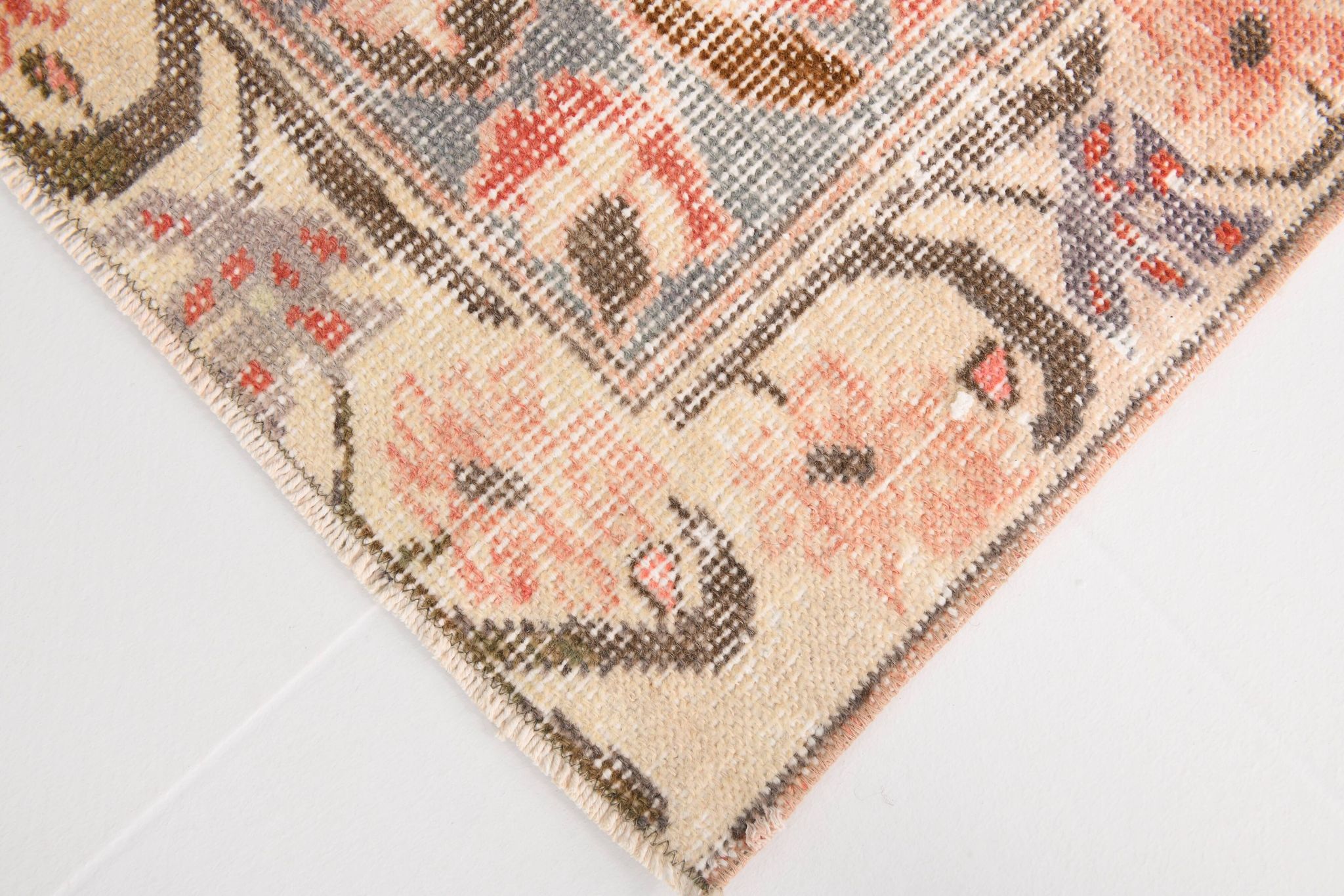 4x7 Salmon & Brown Classic Vintage Rug, 139x227Cm