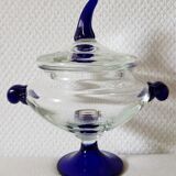 Plat de bonbonnière Cristal de Paris avec des détails bleu cobalt