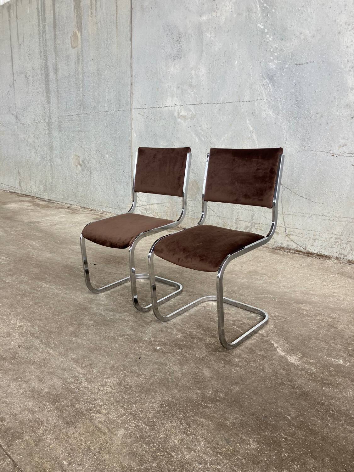 Paire de chaises chromées vintage 1970