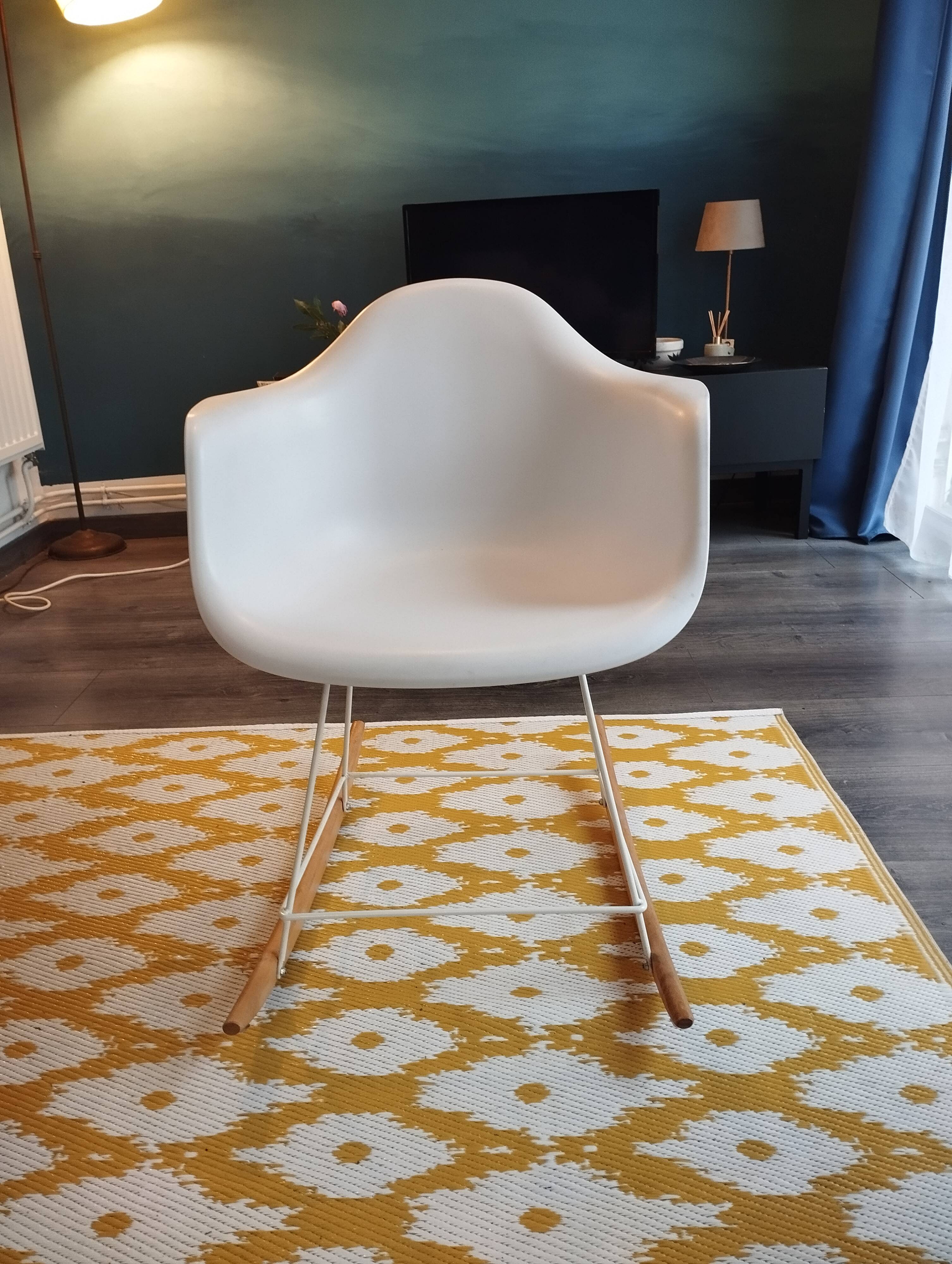 Rocking chair from 1950 designed by Charles and Ray Eames