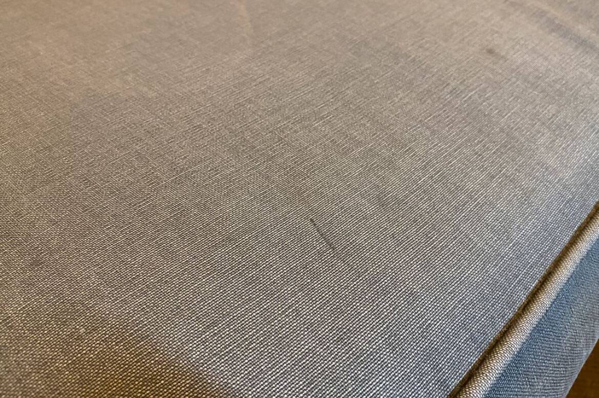 Chiffonnière original Cassina (  pieds et housse modifiés )