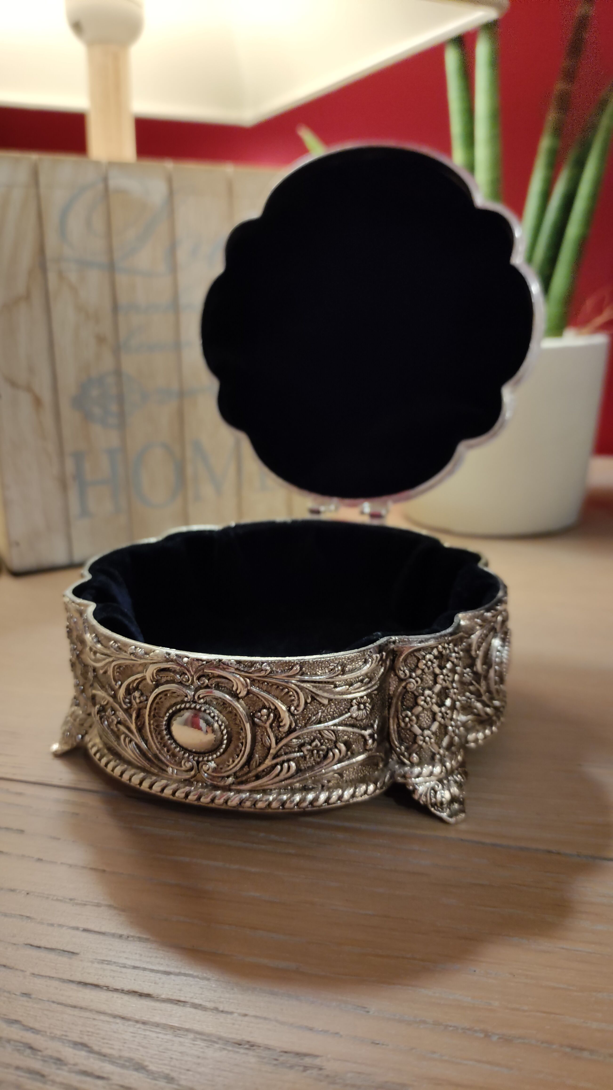 Beautiful silver metal jewelry box