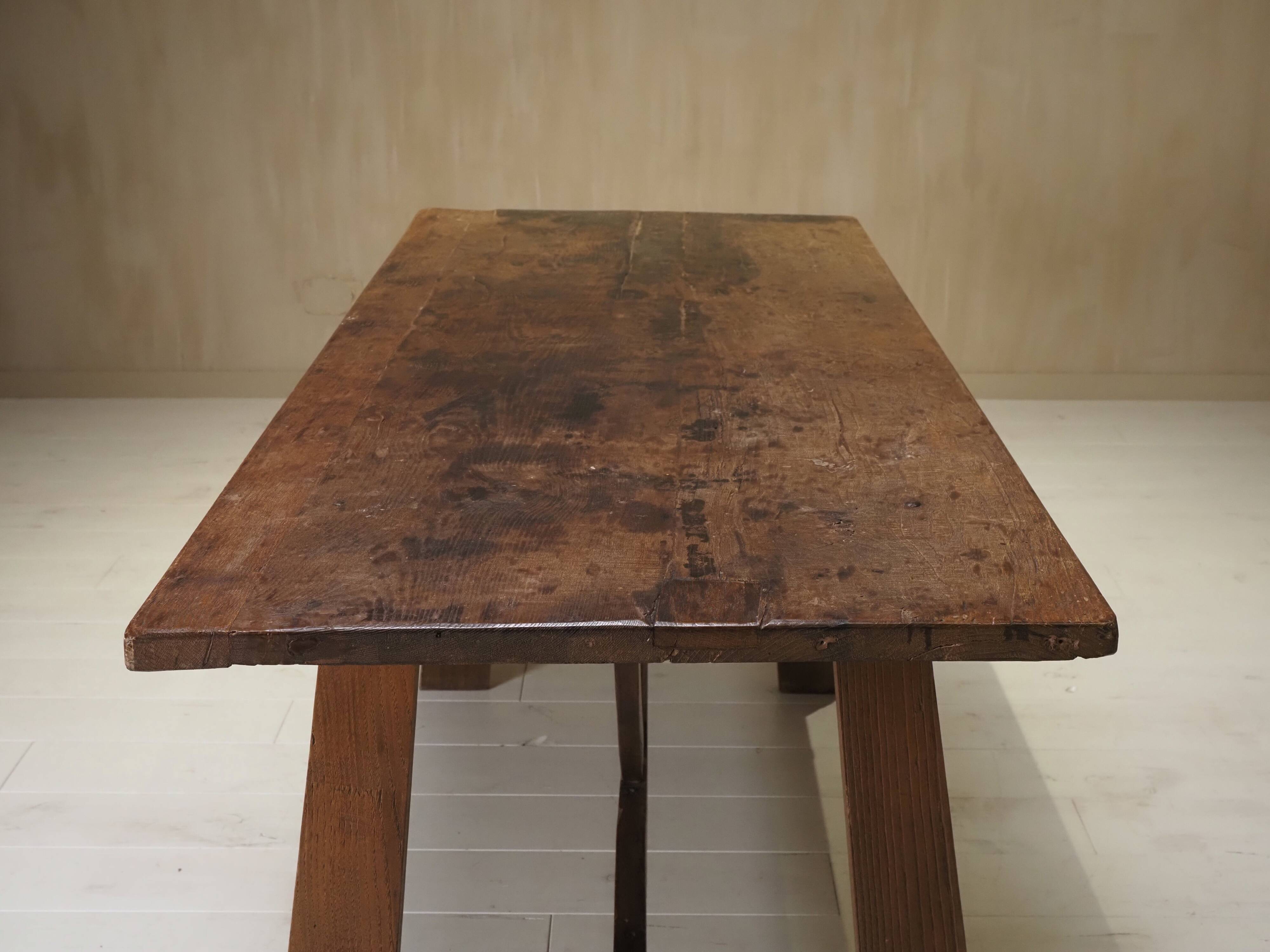 19th-century Italian dining table