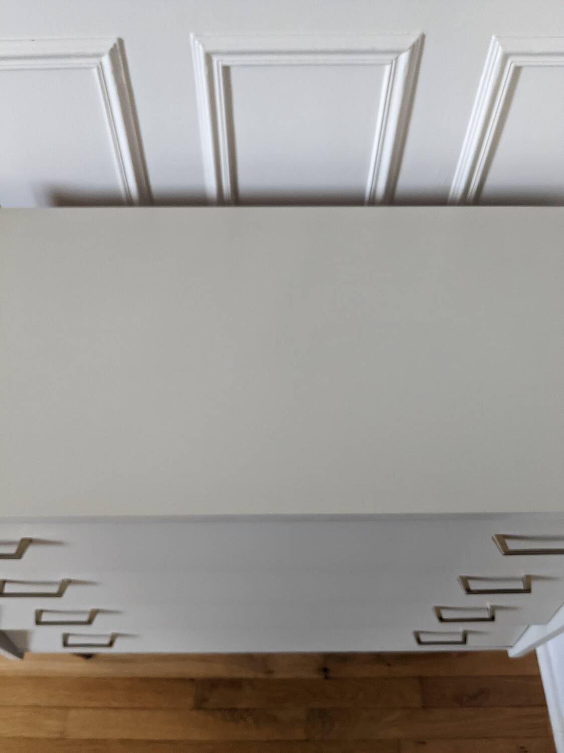 Vintage chest of drawers with spindle legs
