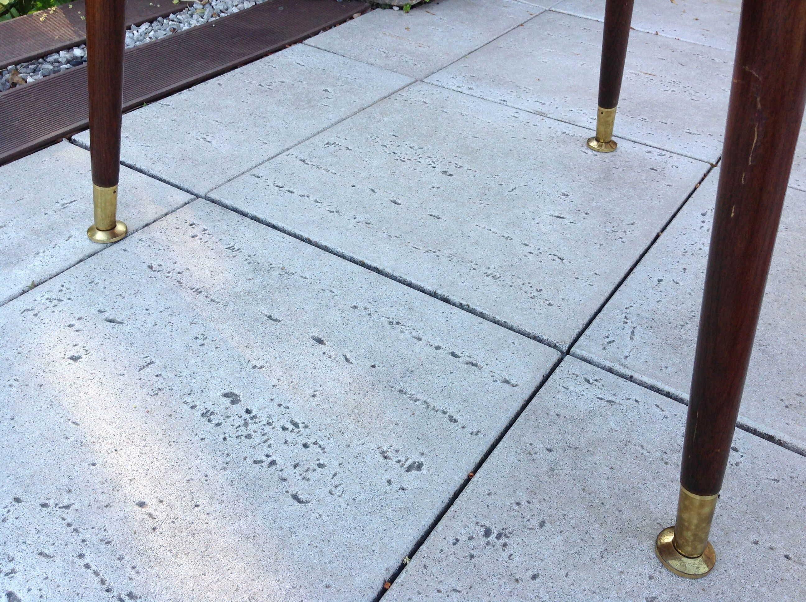 Tripod triangular coffee table / vintage 50-60s