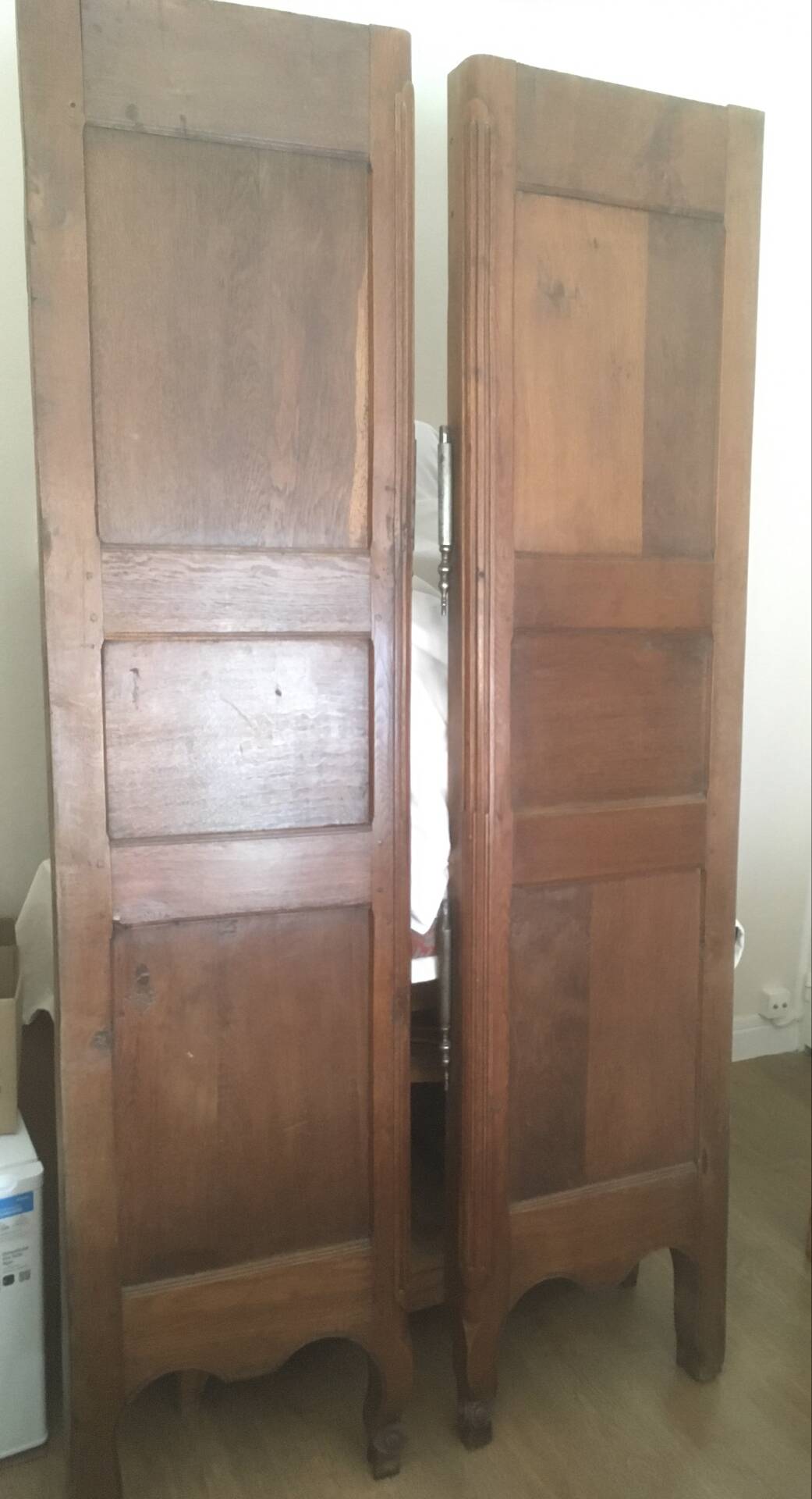Lorraine wardrobe