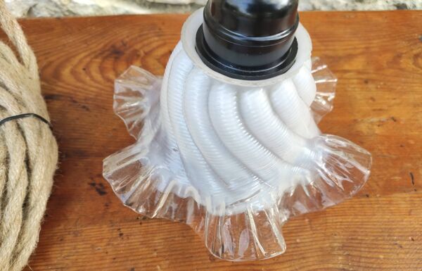 Lampe baladeuse globe vintage en verre tulipe