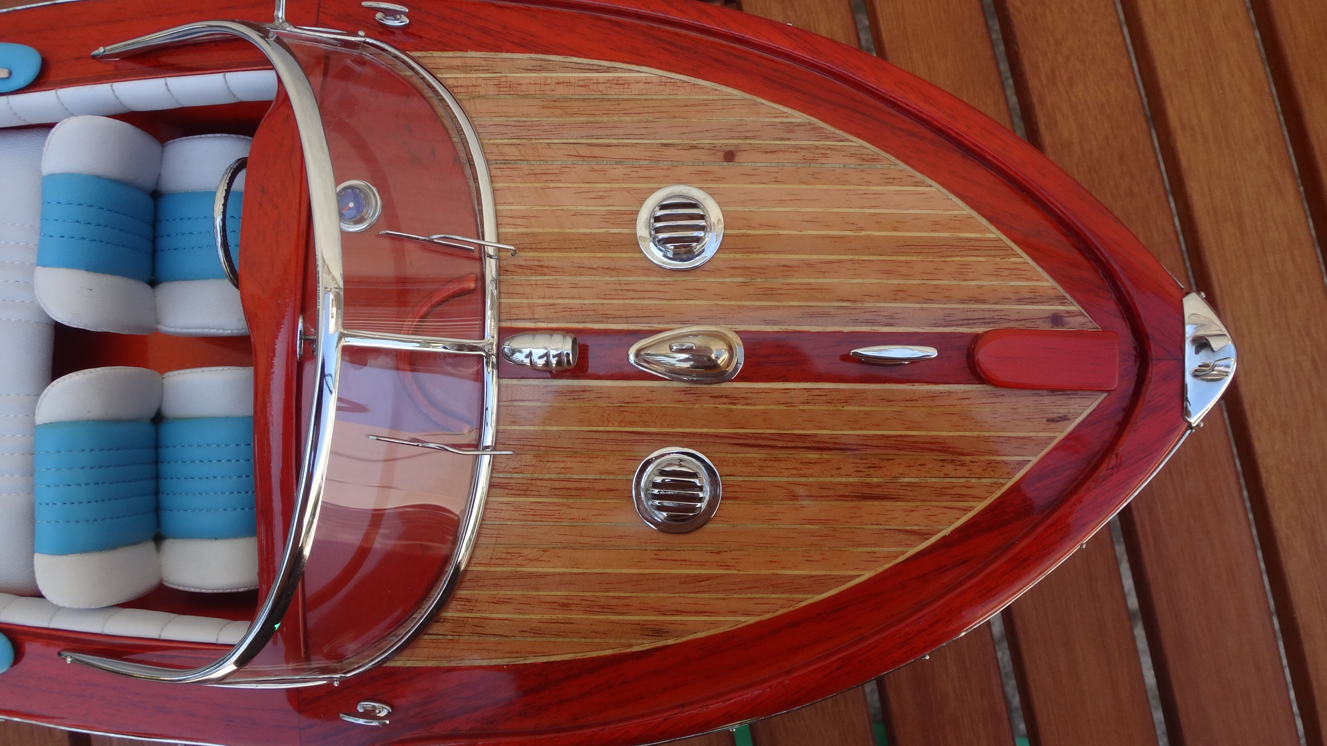 Model boat RIVA Aquarama 65 cm