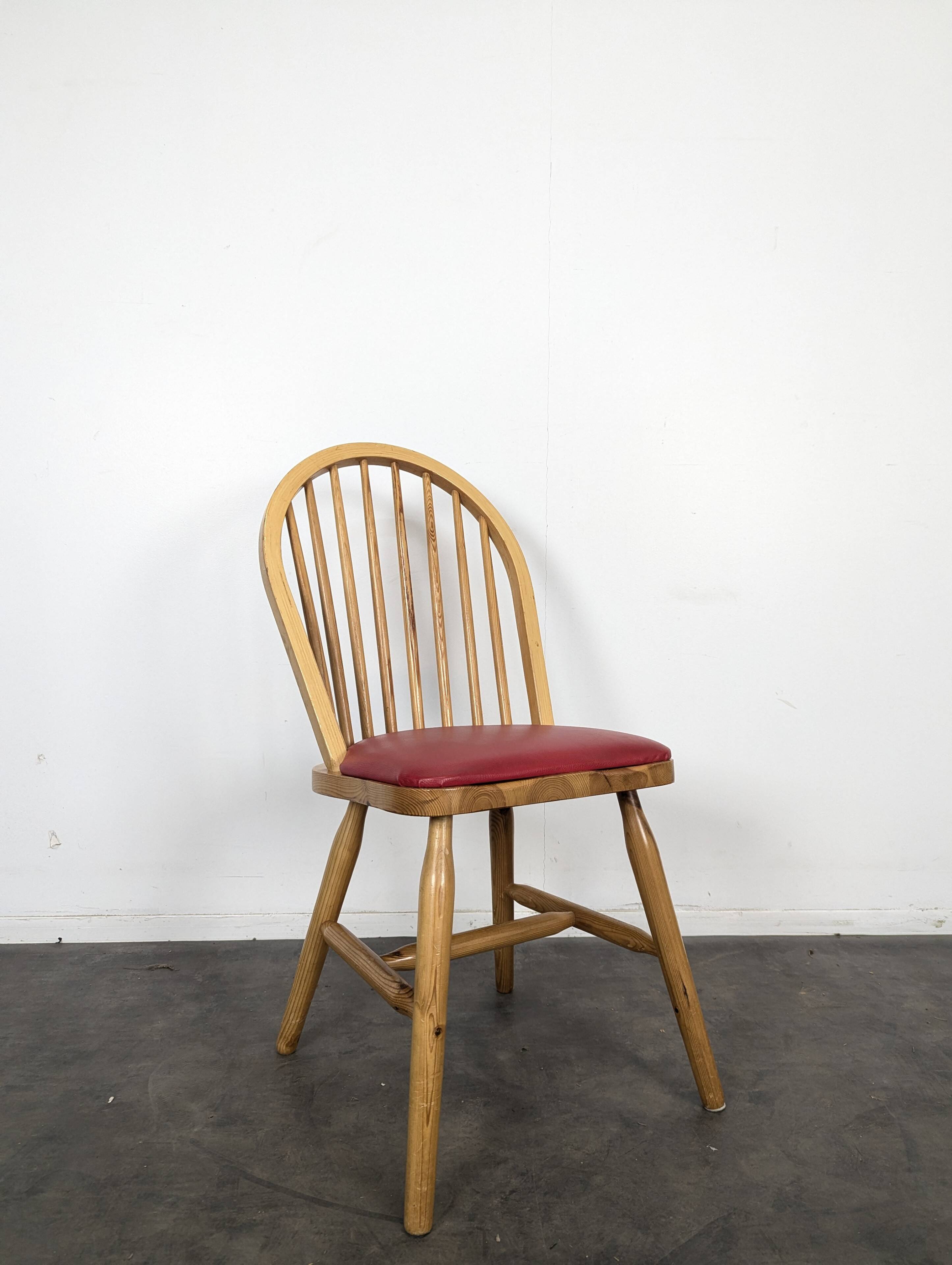 Set of 4 pine chairs
