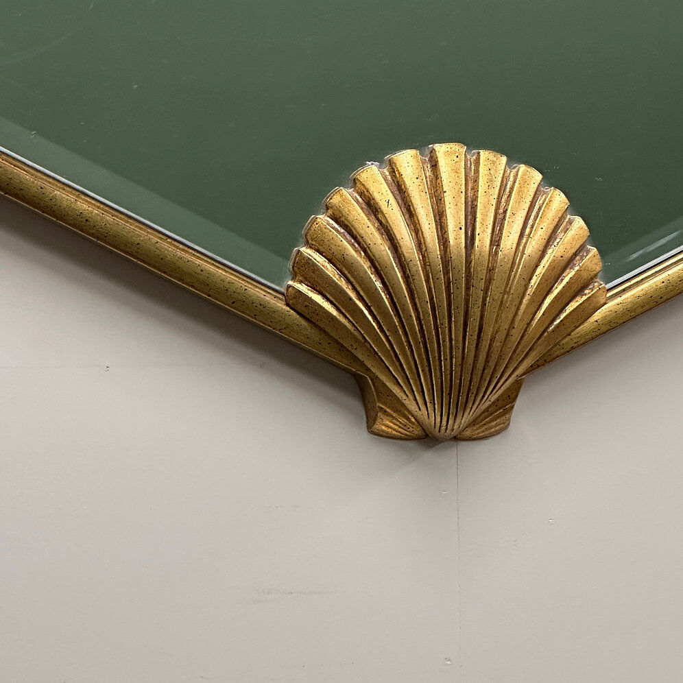 Miroir en forme d'éventail Deknudt orné d'un motif de coquillage doré, Belgique, années 1980