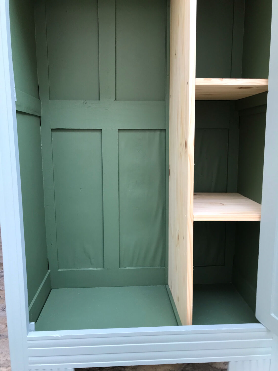 Parisian art deco cabinet with 1 door