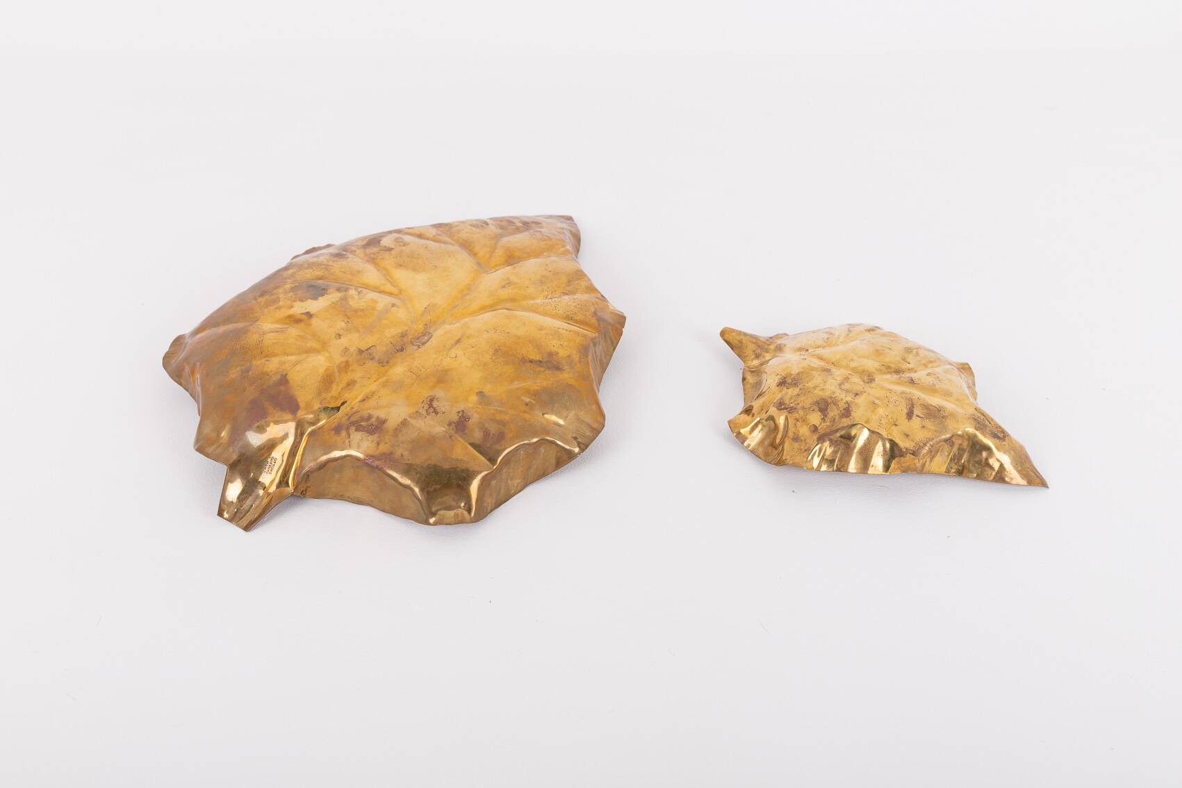 Decorative brass leaf bowl set, Italy