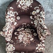 Napoleon III toad chair – Antique structure, floral fabric