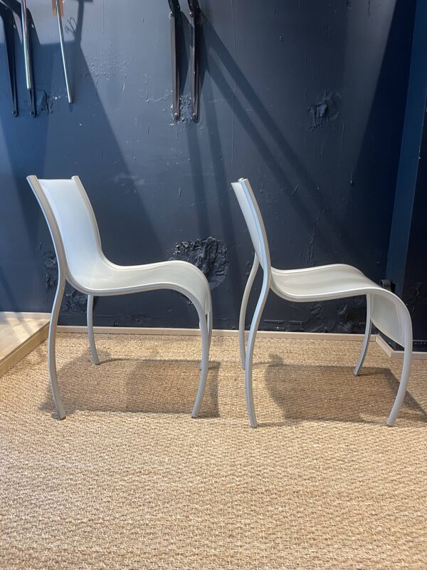 Paire de chaises fpe par ron arad pour kartell  gris translucide italie
