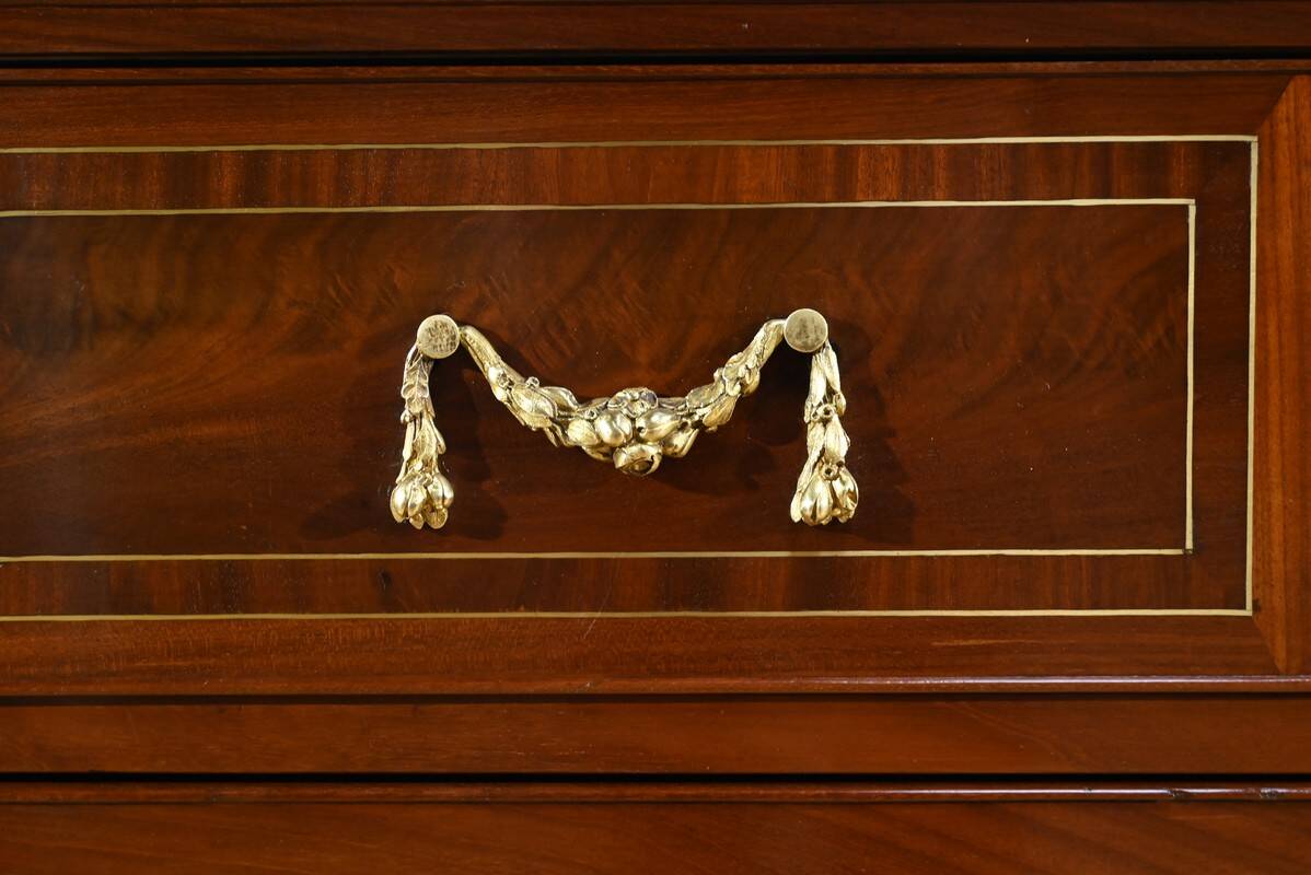 Rare mahogany commode, Louis XVI period – 2nd half of the 18th century.