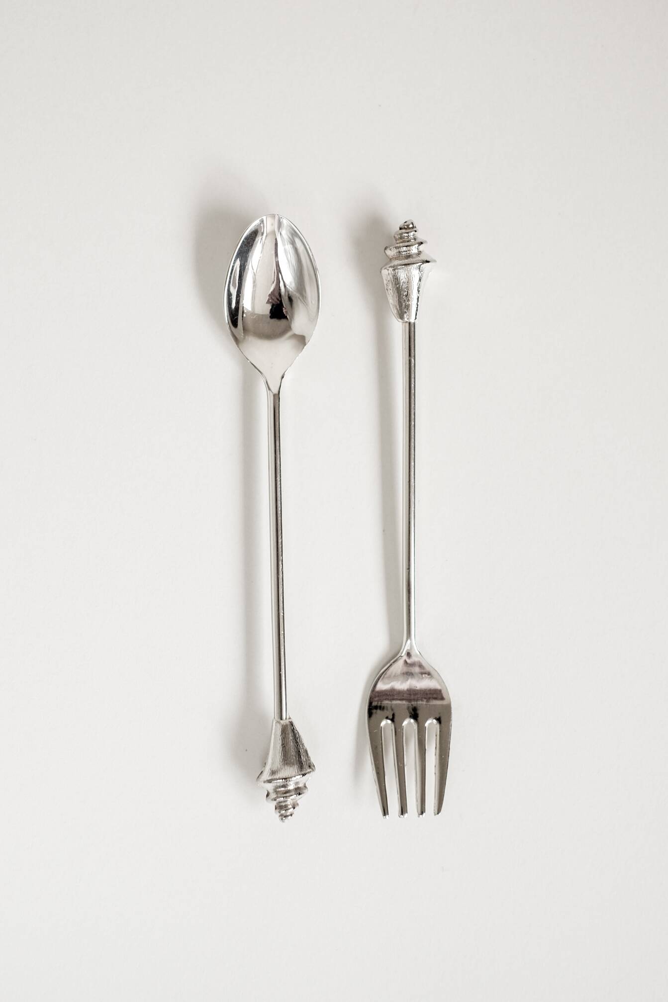 Silver-plated shell cutlery set
