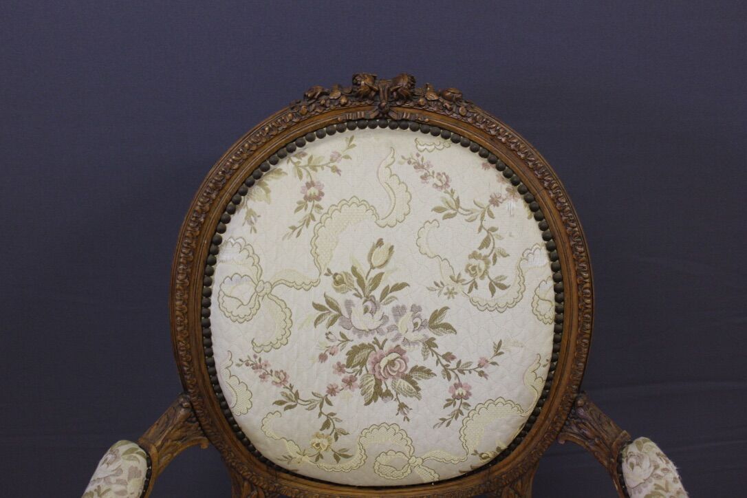 Suite de quatre fauteuils Louis XVI