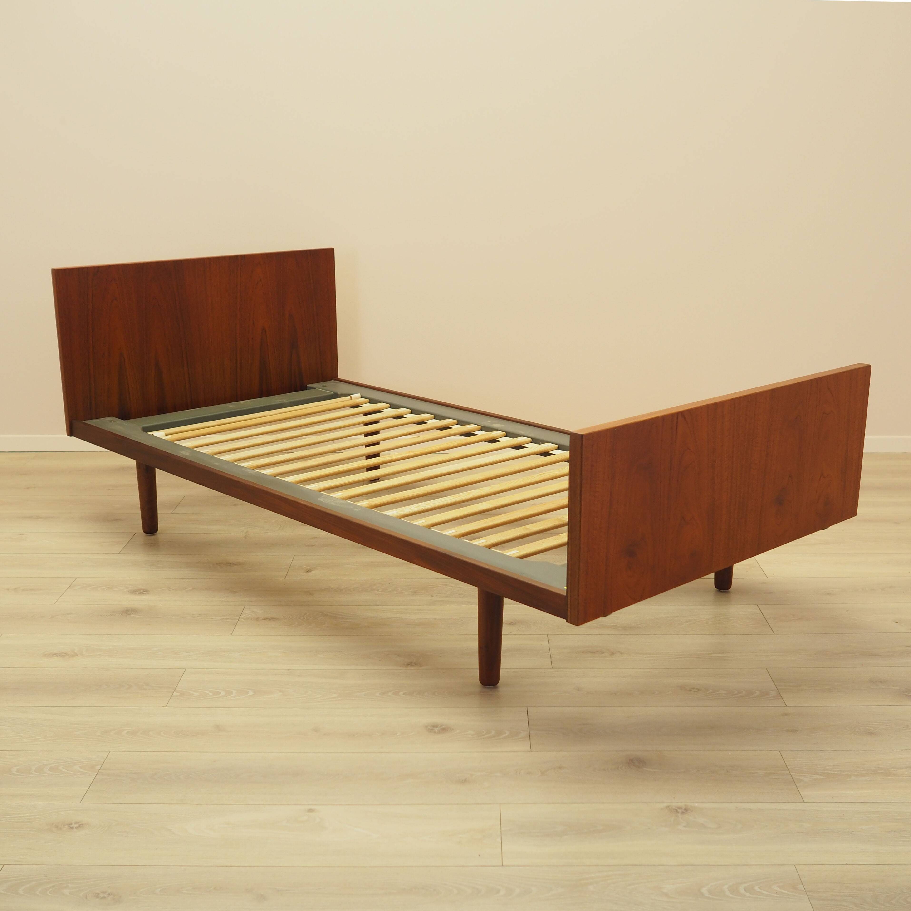 Teak bed, Danish design, 1960s, designer: Hans J. Wegner for Getama
