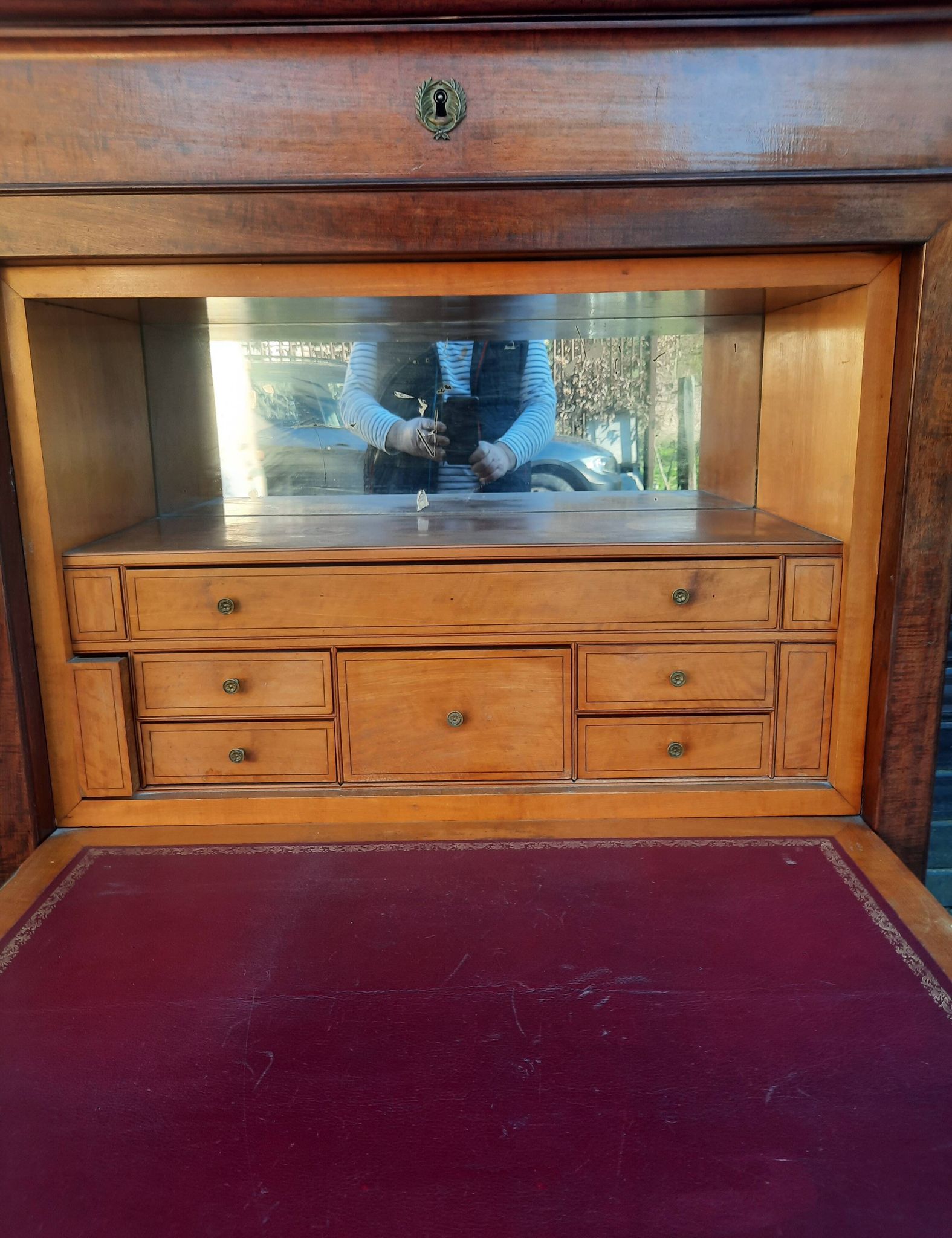 Secretary in veneer from the nineteenth century