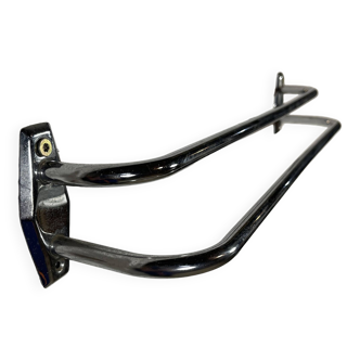 Towel rack