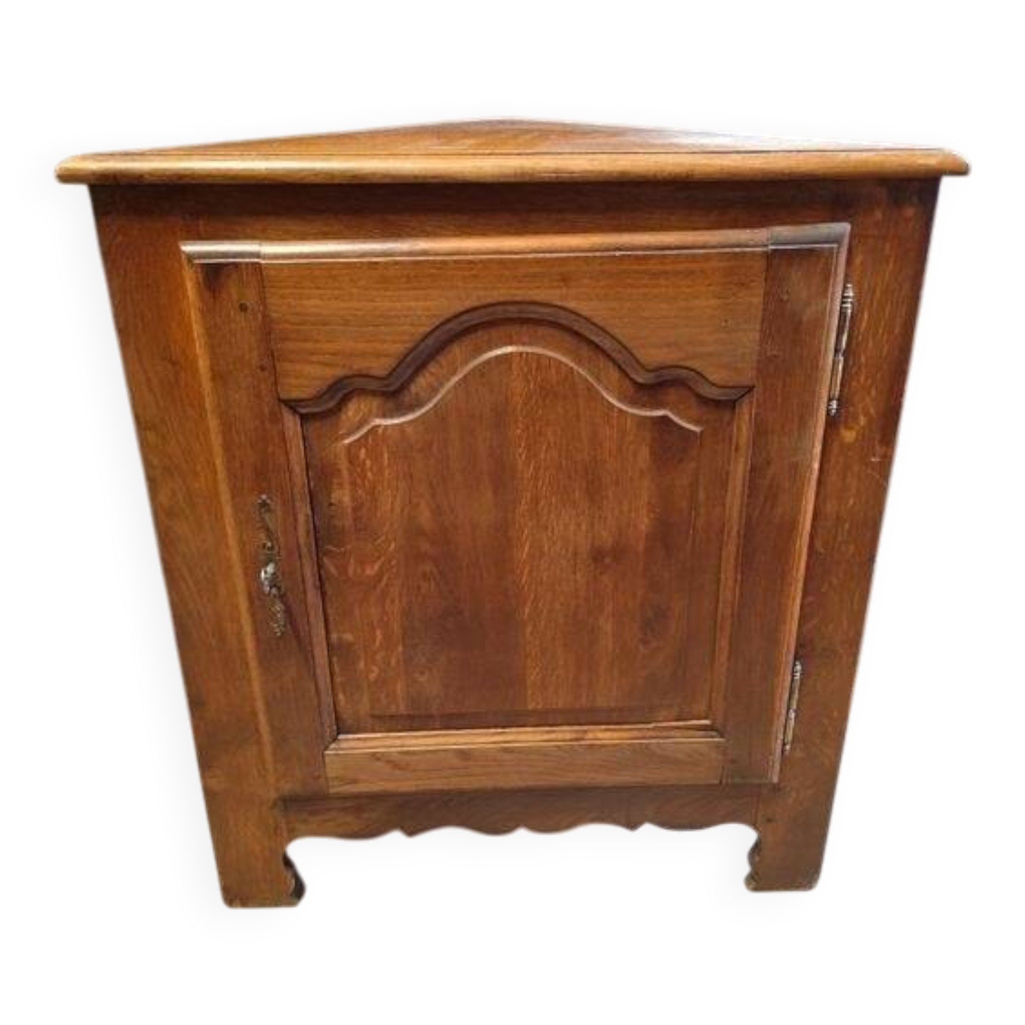 Corner wardrobe in solid wood rustic style