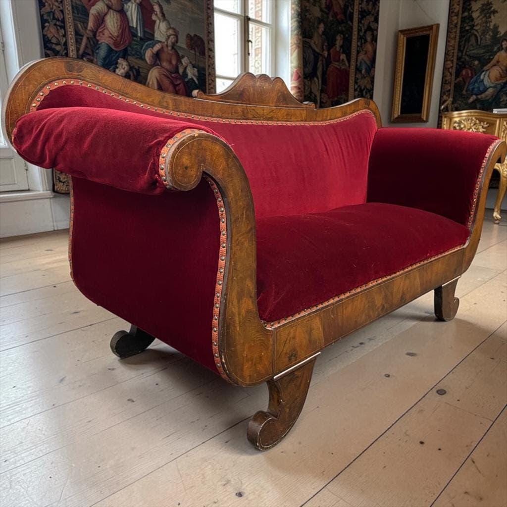Vintage Bordeaux baroque sofa