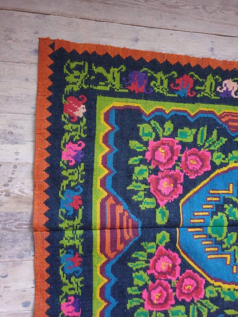 Tapis roumain tissé à la main 212x158cm